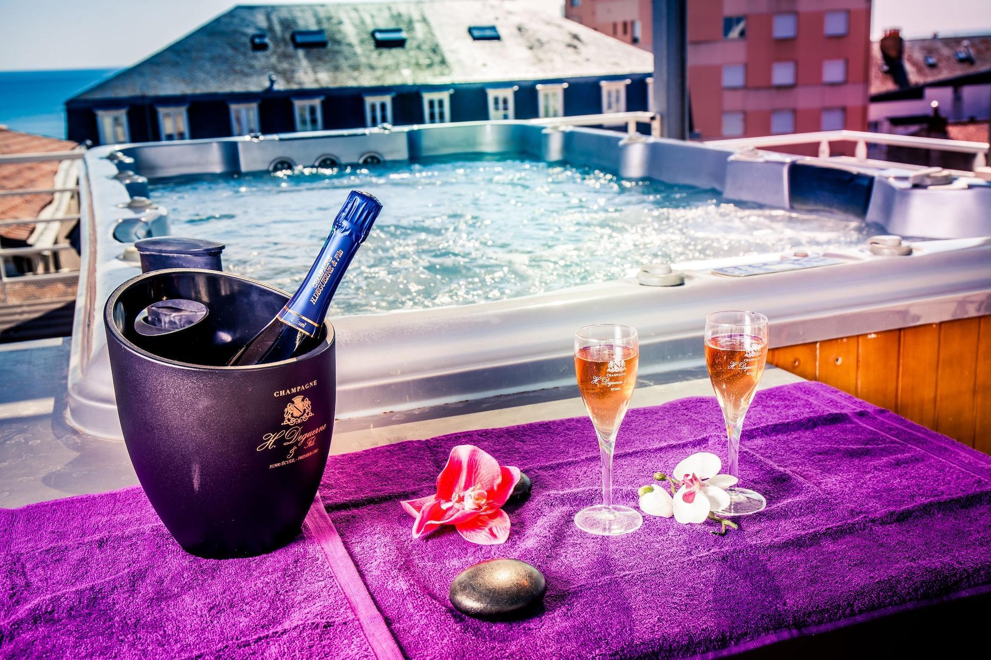 Logis - Hotel Arc En Ciel Et Spa Les Sables D'Olonne Esterno foto