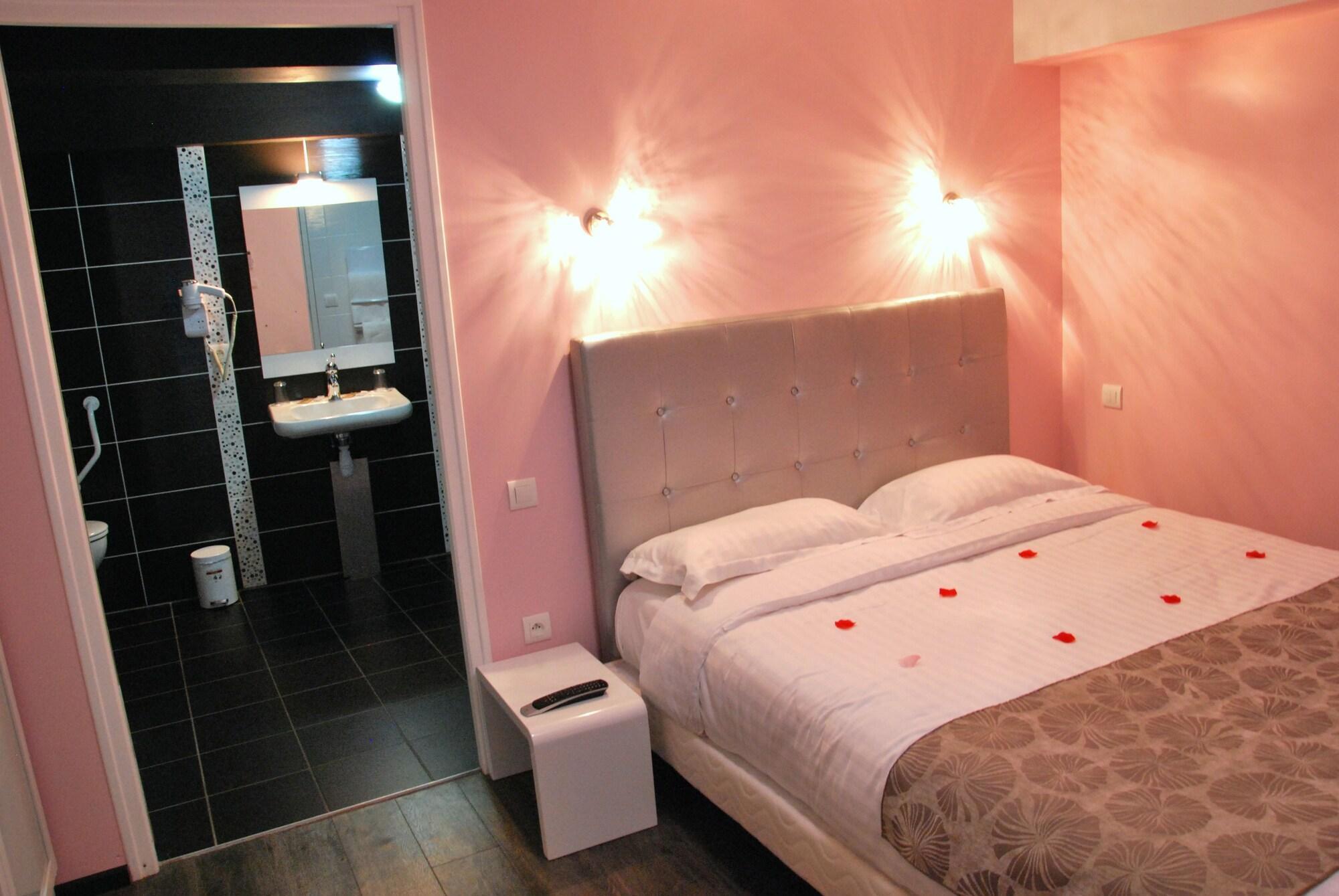 Logis - Hotel Arc En Ciel Et Spa Les Sables D'Olonne Esterno foto